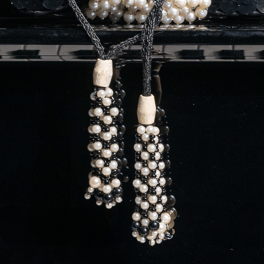 Black Elegence Pearl Potli