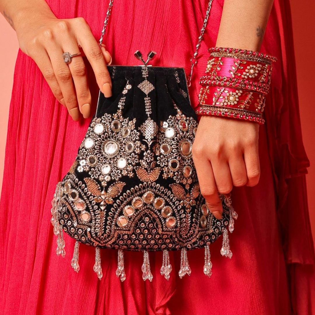 Zeenat Noor Clutch