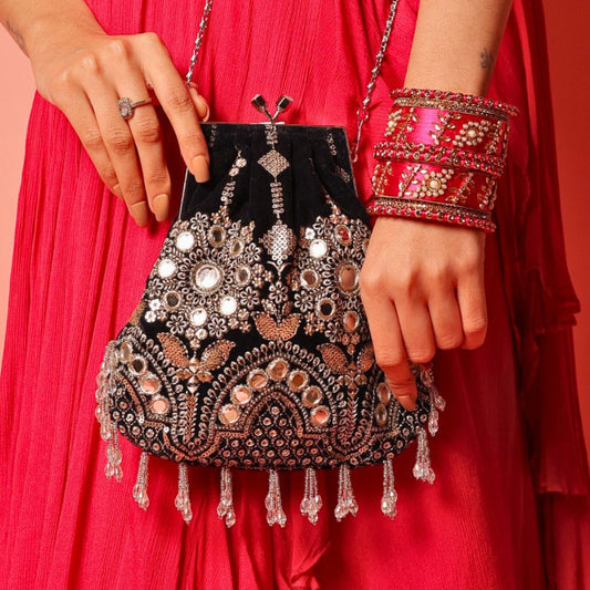 Zeenat Noor Clutch