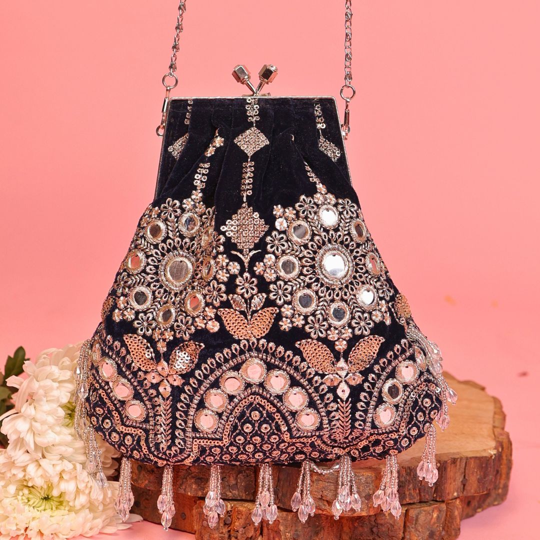 Zeenat Noor Clutch