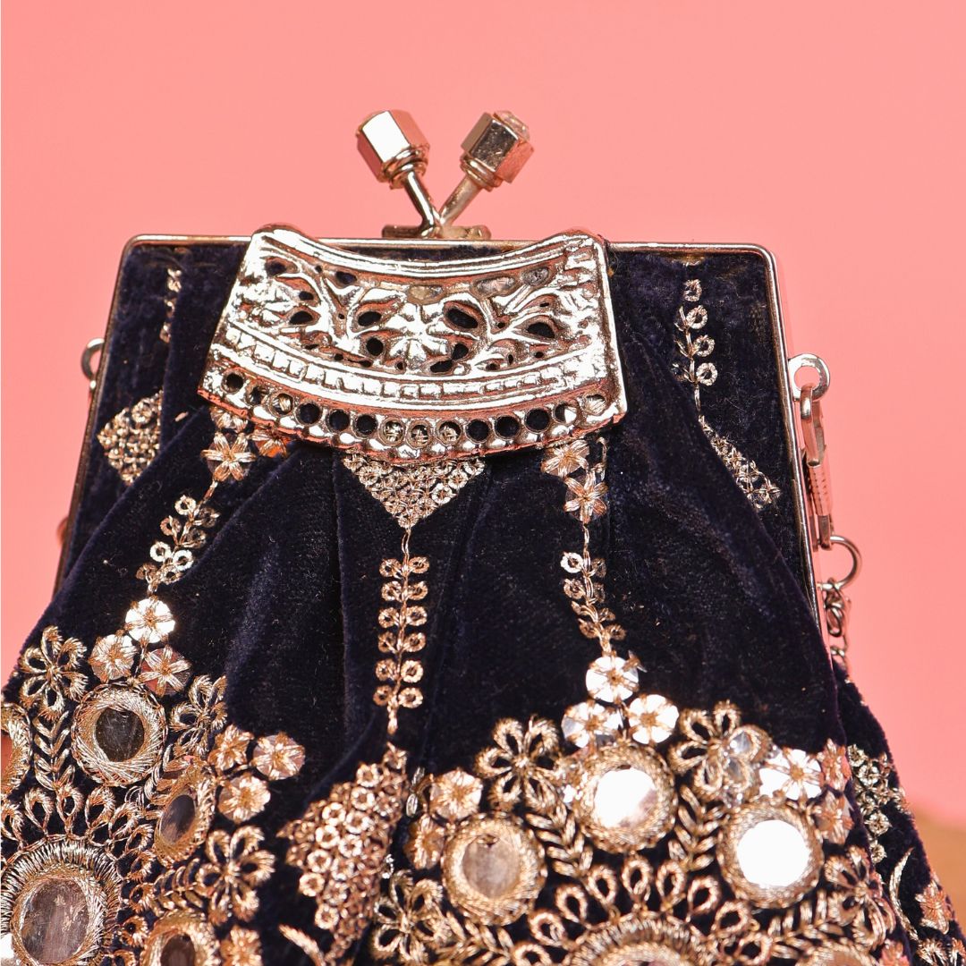 Zeenat Noor Clutch