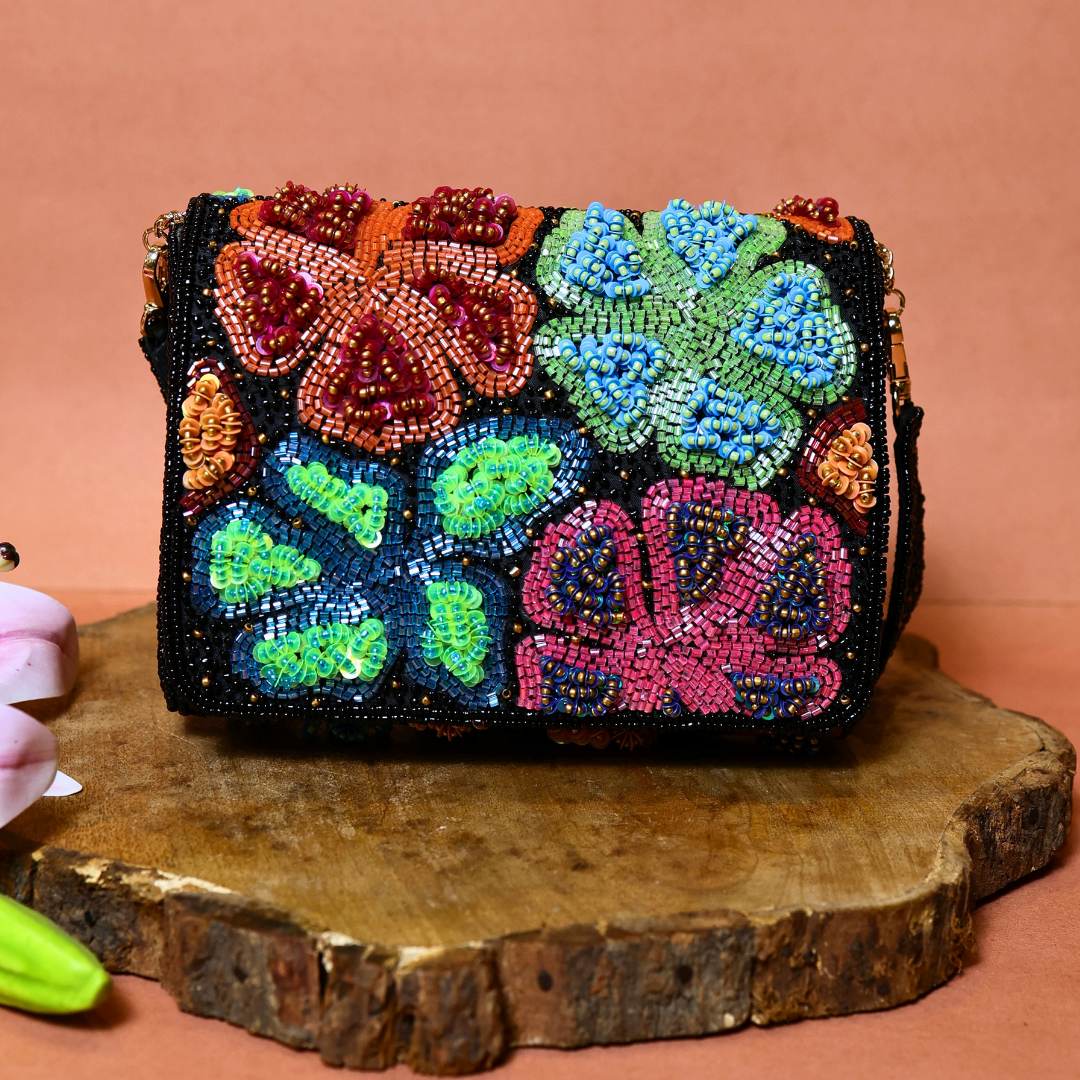 Aurelia Clutch