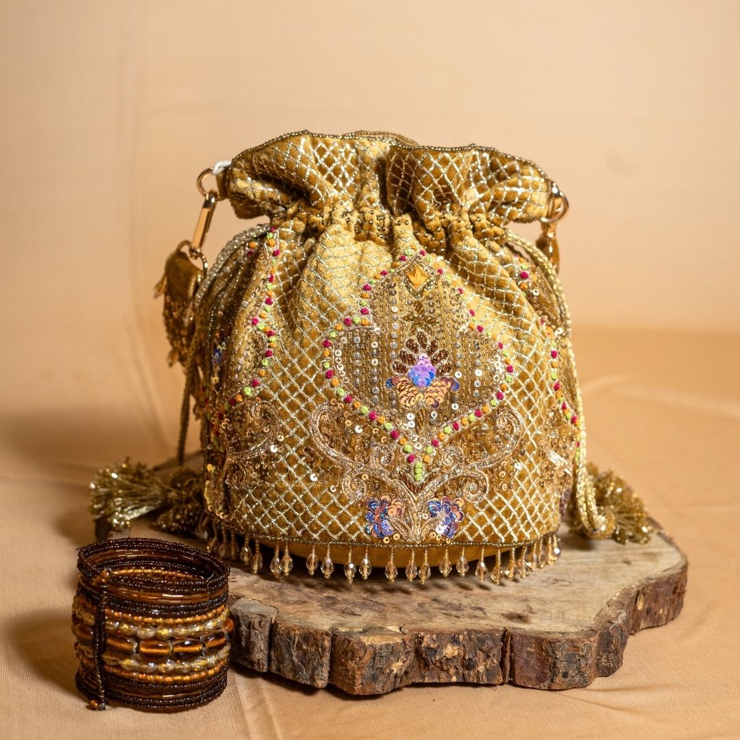 Jashn Sequin Potli