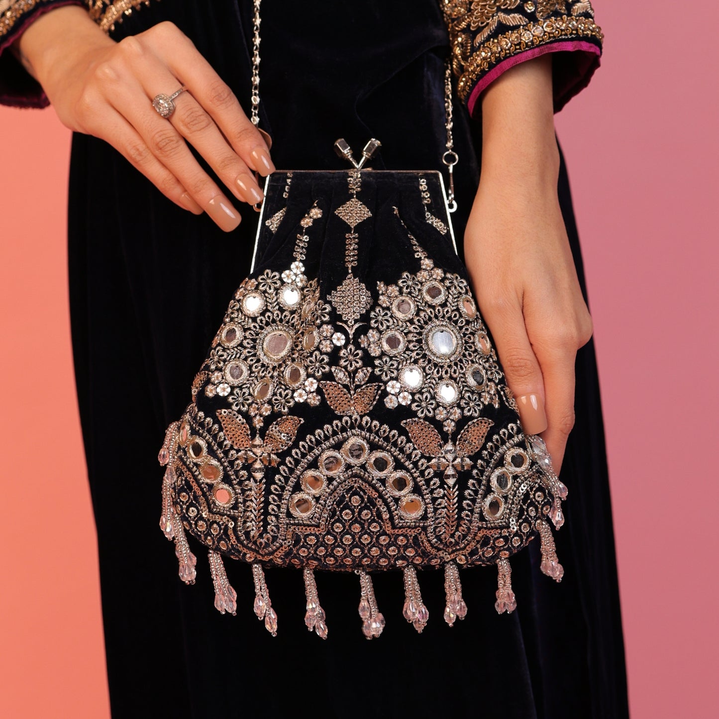 Zeenat Noor Clutch